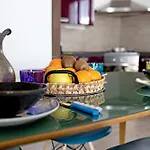 Bella Vista Apartment *